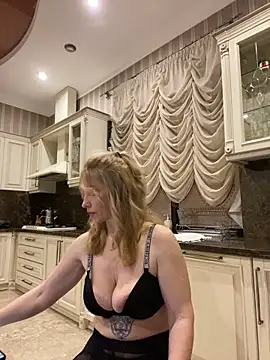 Amazoniiaa online show from March 2025 03:56:01 PM