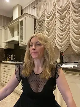 Amazoniiaa online show from March 2025 06:58:02 PM