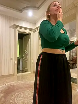 Amazoniiaa online show from September 2025 07:18:02 PM