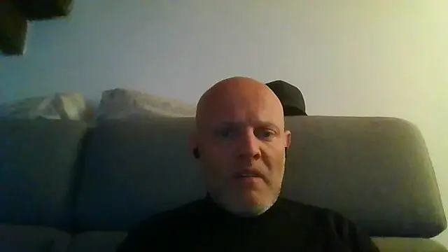 Snapshot of davigochi77bcn chatting on December 2025 08:06:02 PM davigochi77bcn online show from December 2025 08:06:02 PM