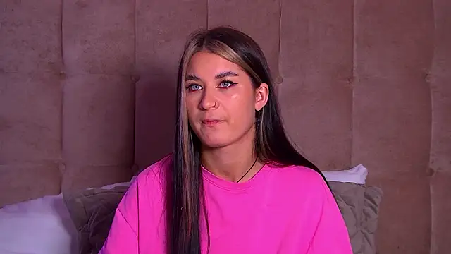 Snapshot of RachelSimpson chatting on February 2025 10:21:02 PM RachelSimpson online show from February 2025 10:21:02 PM