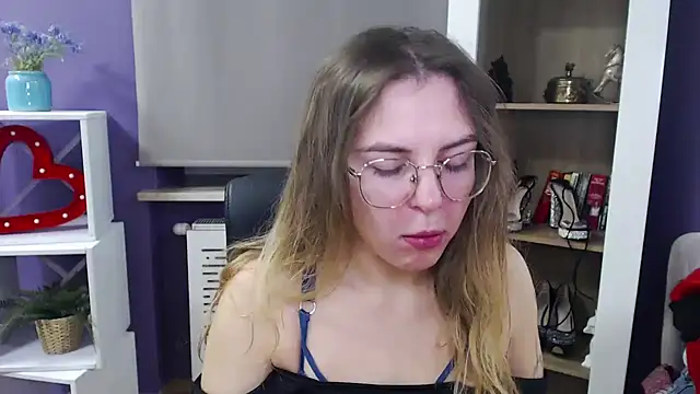 Snapshot of Zoey_Erotic chatting on December 2024 05:37:01 AM Zoey Erotic online show from December 2024 05:37:01 AM