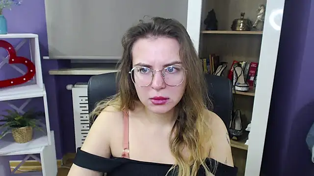 Snapshot of Zoey_Erotic chatting on December 2024 05:32:01 AM Zoey Erotic online show from December 2024 05:32:01 AM
