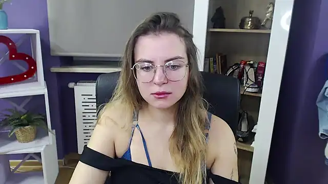 Snapshot of Zoey_Erotic chatting on December 2024 05:38:02 AM Zoey Erotic online show from December 2024 05:38:02 AM