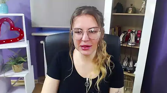 Snapshot of Zoey_Erotic chatting on December 2024 07:17:01 AM Zoey Erotic online show from December 2024 07:17:01 AM