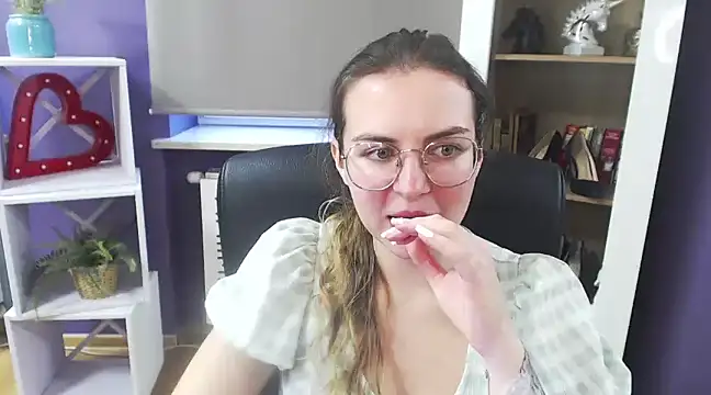 Snapshot of Zoey_Erotic chatting on February 2025 08:39:02 AM Zoey Erotic online show from February 2025 08:39:02 AM