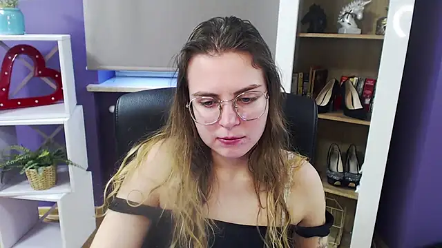 Snapshot of Zoey_Erotic chatting on February 2025 08:48:02 AM Zoey Erotic online show from February 2025 08:48:02 AM