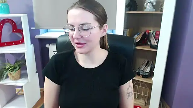 Snapshot of Zoey_Erotic chatting on February 2025 09:00:01 AM Zoey Erotic online show from February 2025 09:00:01 AM