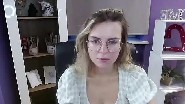 Snapshot of Zoey_Erotic chatting on September 2025 04:23:02 AM Zoey Erotic online show from September 2025 04:23:02 AM