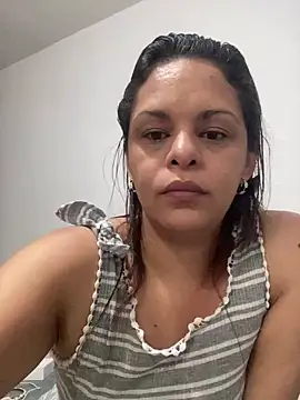 Snapshot of Kataliina chatting on January 2025 01:32:01 PM Kataliina online show from January 2025 01:32:01 PM