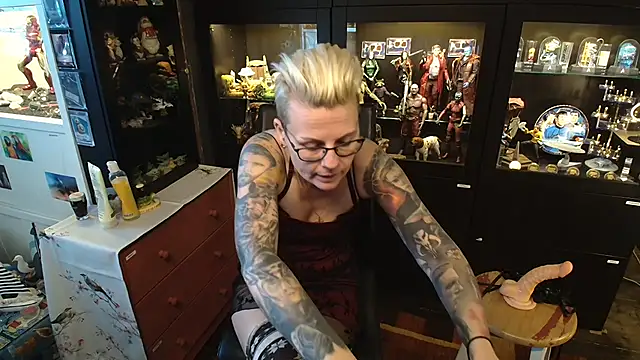 Snapshot of MaryG chatting on January 2025 10:01:01 AM MaryG online show from January 2025 10:01:01 AM