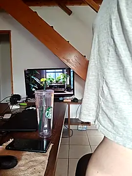 Elnonoykeila77 online show from March 2025 11:22:02 PM