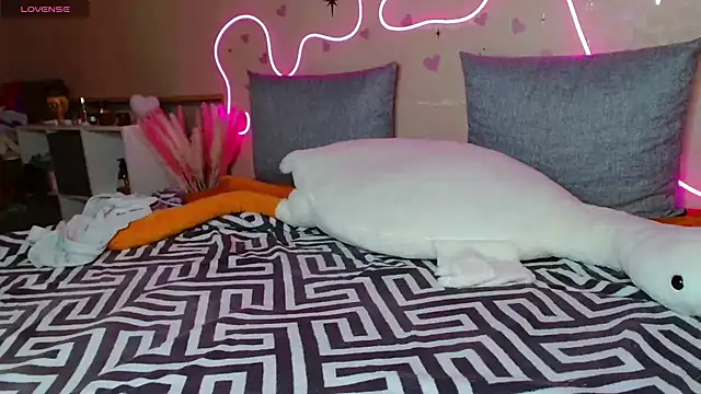 GoldenBaby online show from December 2024 01:49:01 PM