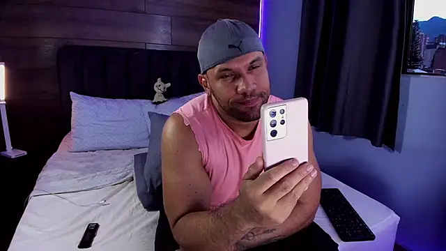 Snapshot of anthonylatynxd chatting on July 2026 11:22:02 PM anthonylatynxd online show from July 2026 11:22:02 PM