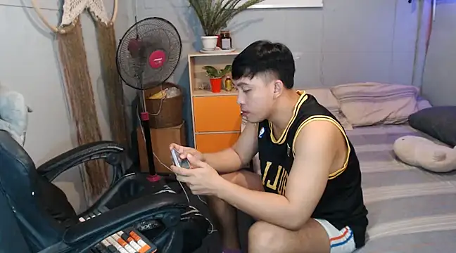 Snapshot of princeJayX chatting on February 2025 07:00:01 AM princeJayX online show from February 2025 07:00:01 AM