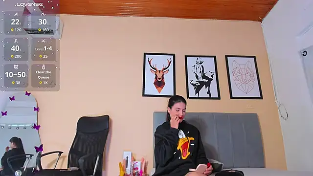 crystall06 online show from September 2025 01:34:02 PM