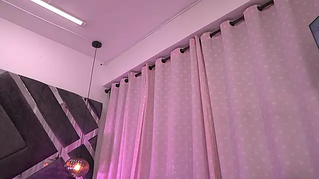 violeta aroca online show from October 2025 03:05:01 AM