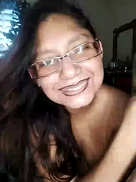 Snapshot of Sivanija_21 chatting on December 2024 03:54:02 PM Sivanija 21 online show from December 2024 03:54:02 PM