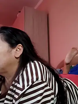 Snapshot of Zulfiya_Bruce chatting on October 2025 12:18:02 PM Zulfiya Bruce online show from October 2025 12:18:02 PM