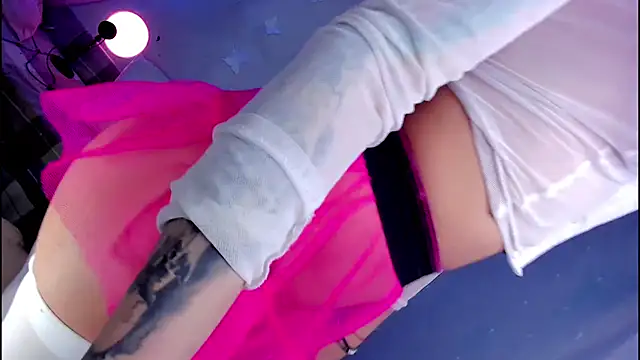 LickLizzy online show from January 2025 04:01:01 AM