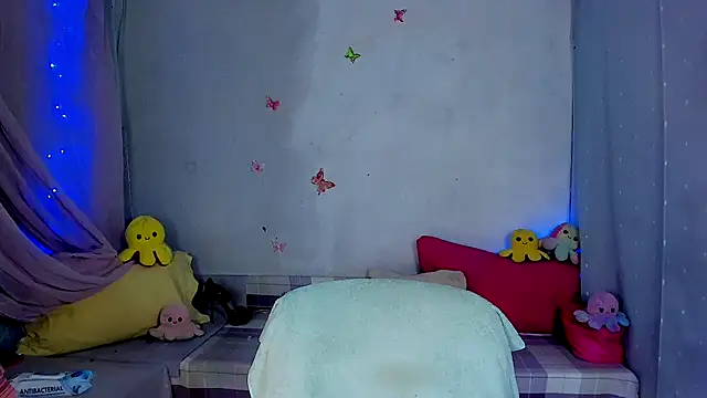 LickLizzy online show from October 2025 02:22:02 AM