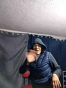 Snapshot of LaInsaciableIntensa chatting on October 2025 02:13:01 AM LaInsaciableIntensa online show from October 2025 02:13:01 AM