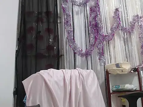 heyline milf online show from December 2024 07:06:01 PM