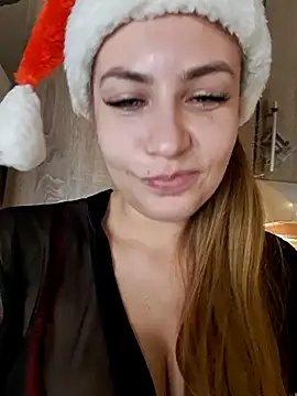Snapshot of Keli_Jessi chatting on December 2024 04:43:02 PM Keli Jessi online show from December 2024 04:43:02 PM