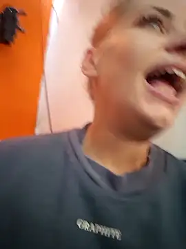 Keli Jessi online show from October 2025 01:06:02 PM