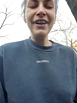 Keli Jessi online show from April 2026 01:34:01 PM