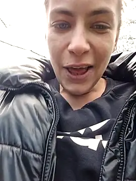 Keli Jessi online show from April 2026 01:38:02 PM