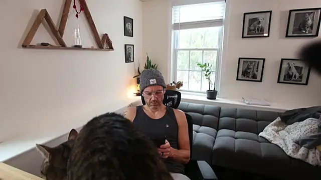 BradBronton online show from February 2026 06:47:02 PM