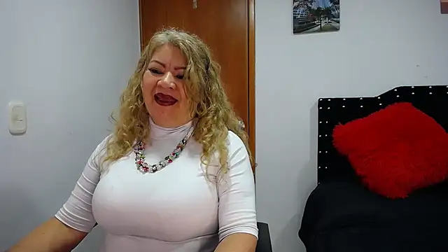 Snapshot of Ursulawhite69 chatting on January 2025 03:59:01 AM Ursulawhite69 online show from January 2025 03:59:01 AM