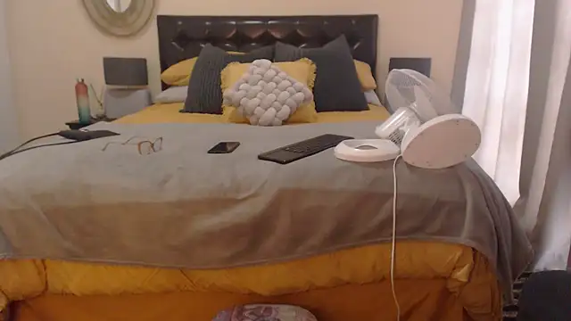 Creamyass22 online show from December 2024 02:12:01 PM