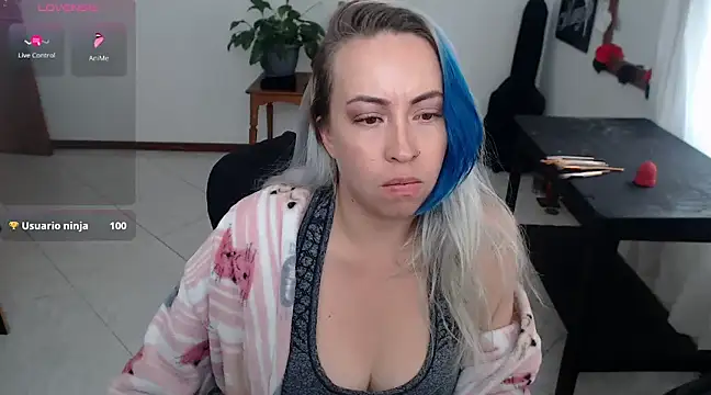 charlottezoe15 online show from March 2025 07:10:02 PM