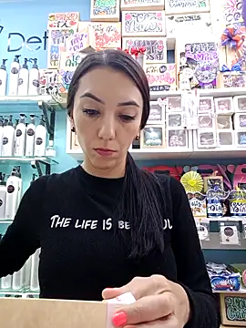 LunaZambrano online show from October 2025 05:48:02 PM