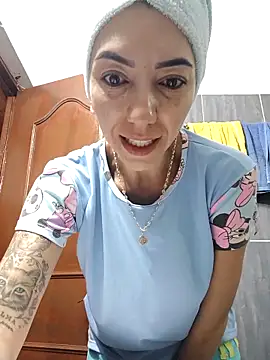 LunaZambrano online show from February 2026 01:03:01 PM