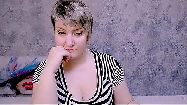 Djullia online show from January 2025 02:23:01 PM
