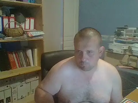 Snapshot of manubm03 chatting on May 2026 10:33:01 AM manubm03 online show from May 2026 10:33:01 AM