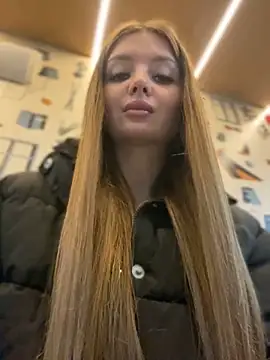 Snapshot of KrisMagnoly chatting on October 2025 04:46:01 PM KrisMagnoly online show from October 2025 04:46:01 PM