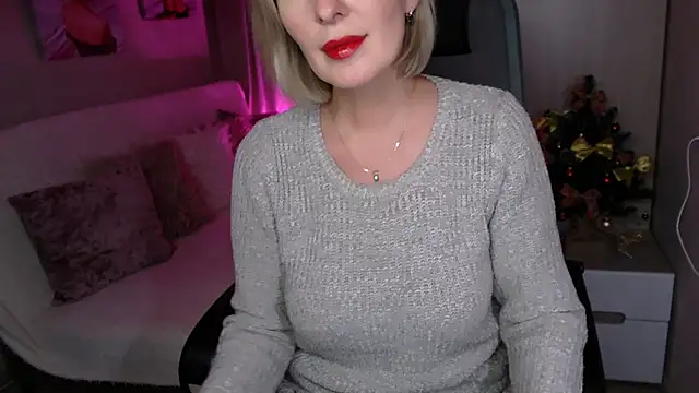 Snapshot of sensualEmilia chatting on January 2025 06:26:01 PM sensualEmilia online show from January 2025 06:26:01 PM