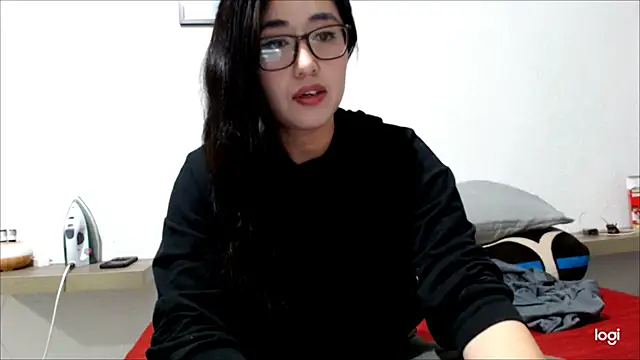 YummymeowW online show from December 2024 04:48:02 AM