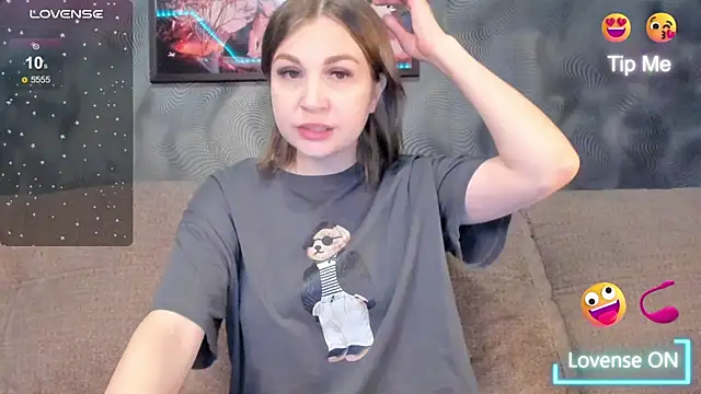 Snapshot of CassieMils chatting on June 2026 01:23:01 PM CassieMils online show from June 2026 01:23:01 PM
