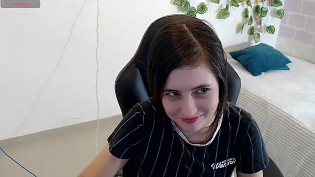 tania sweet   online show from January 2025 07:05:01 PM