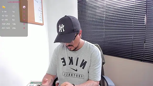 DaviidEvans  online show from December 2024 05:26:01 PM