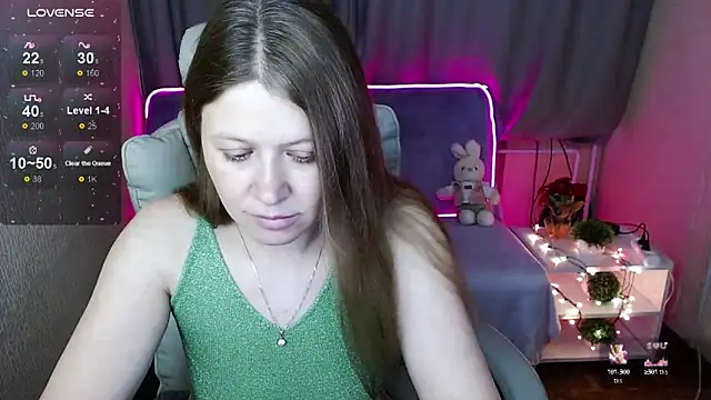 Snapshot of alekasamui chatting on December 2024 04:34:02 AM alekasamui online show from December 2024 04:34:02 AM