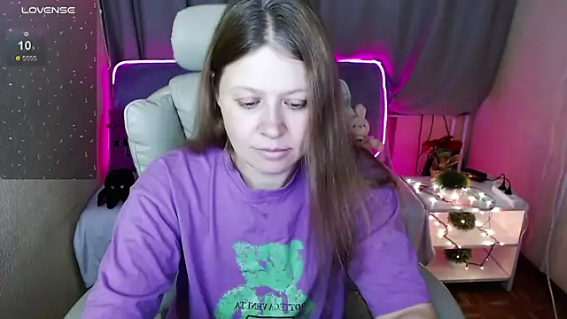 Snapshot of alekasamui chatting on January 2025 04:26:01 AM alekasamui online show from January 2025 04:26:01 AM