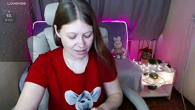 Snapshot of alekasamui chatting on January 2025 05:00:01 AM alekasamui online show from January 2025 05:00:01 AM