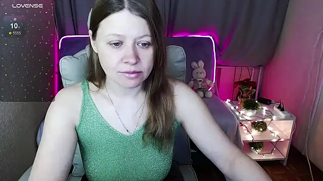 Snapshot of alekasamui chatting on January 2025 12:25:01 AM alekasamui online show from January 2025 12:25:01 AM