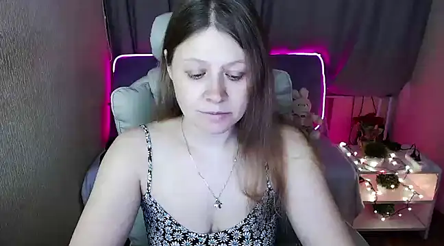 Snapshot of alekasamui chatting on January 2025 04:50:01 AM alekasamui online show from January 2025 04:50:01 AM